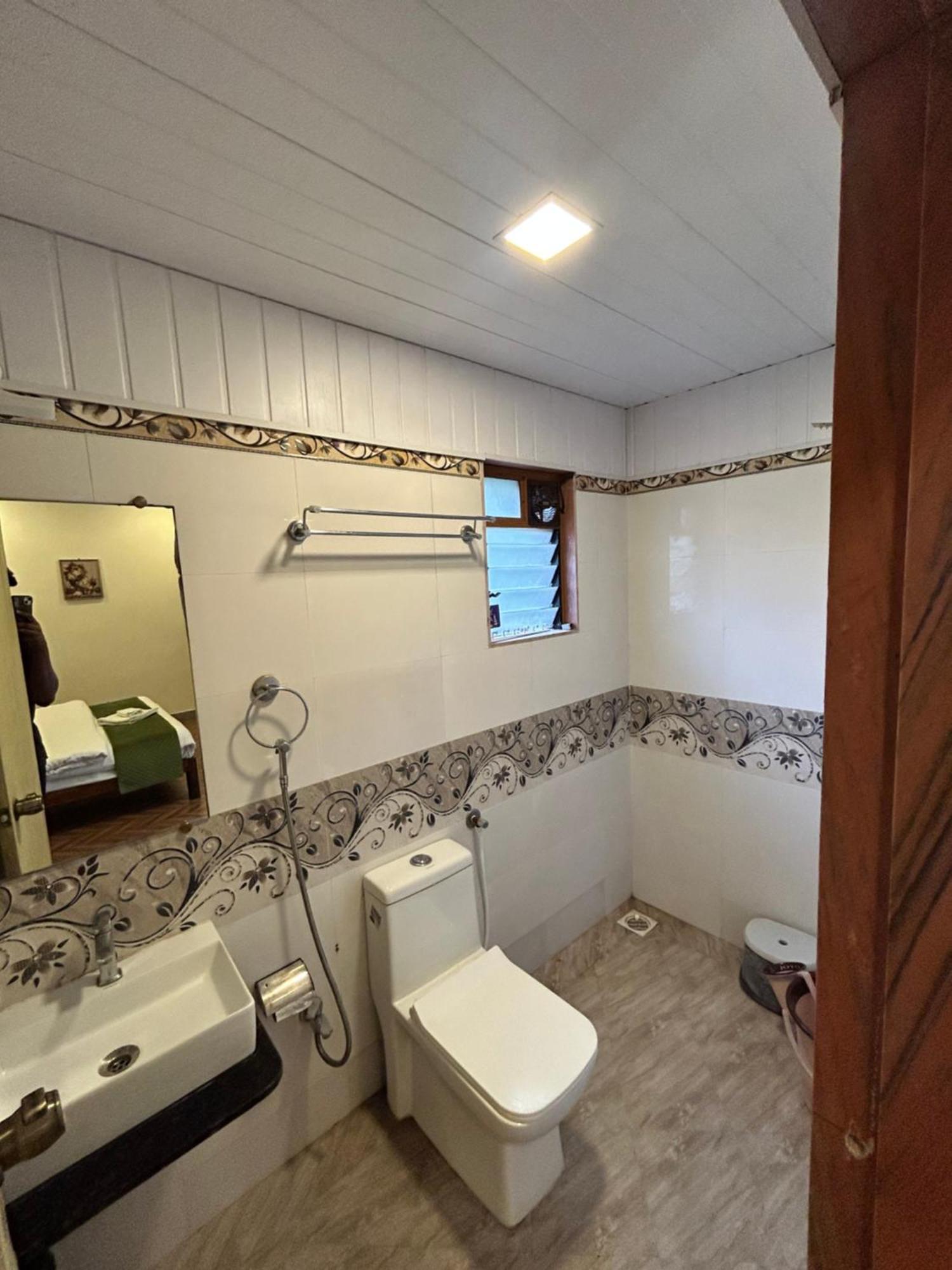 Villa Wistaria- Luxury 7Bhk Villa With Private Pool アリバグ エクステリア 写真