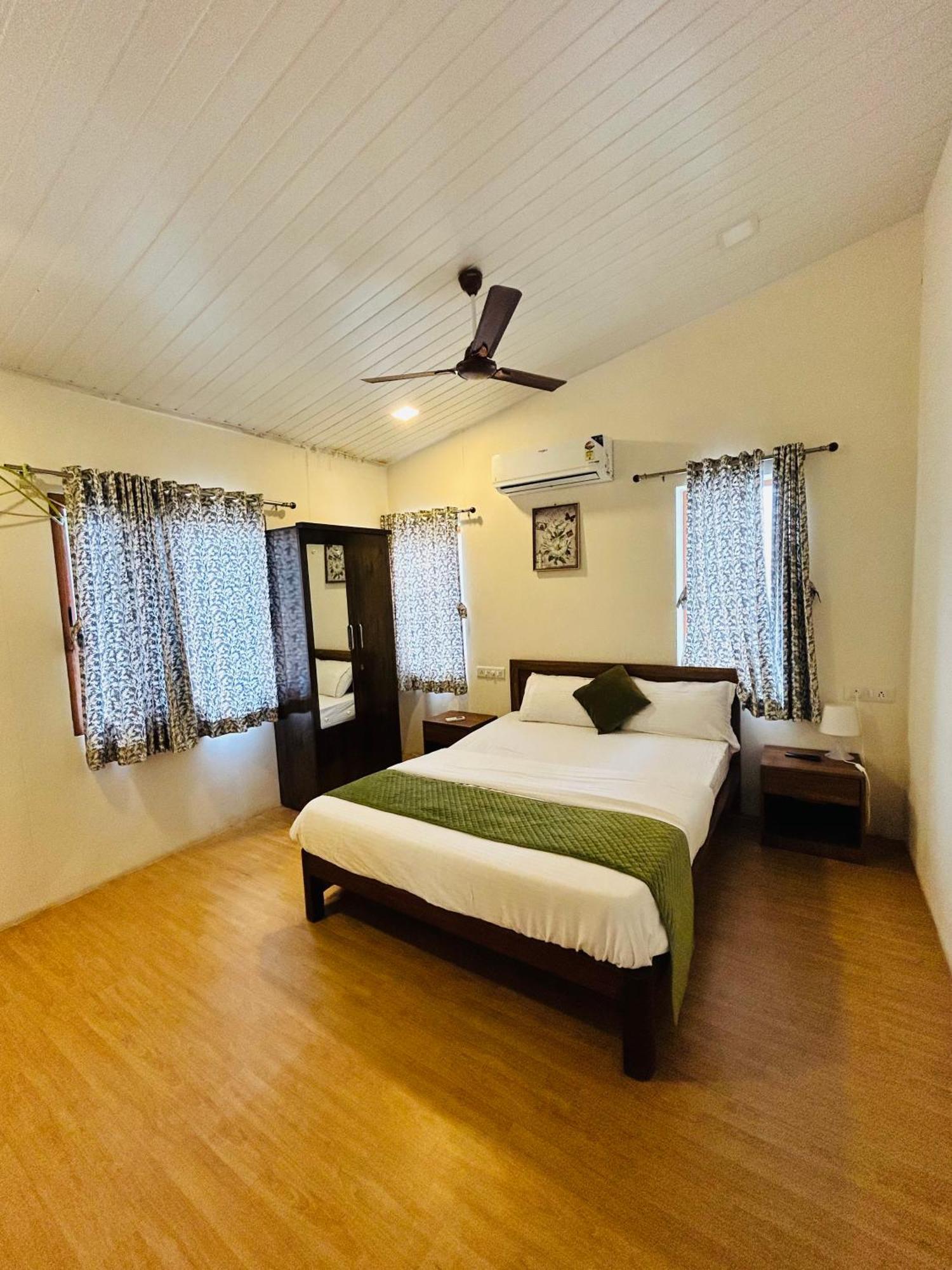 Villa Wistaria- Luxury 7Bhk Villa With Private Pool アリバグ エクステリア 写真