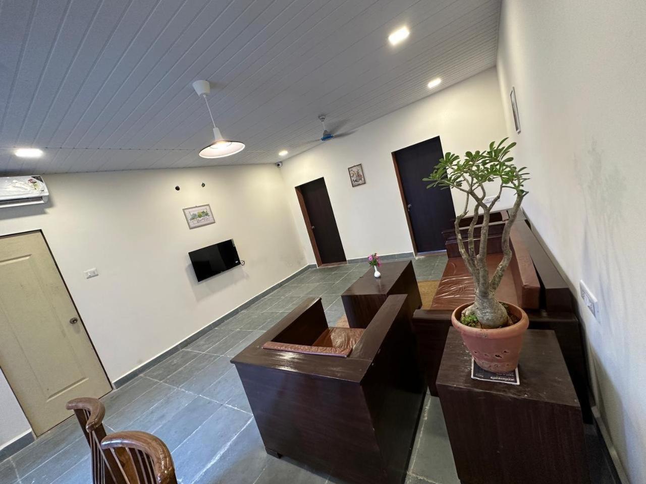 Villa Wistaria- Luxury 7Bhk Villa With Private Pool アリバグ エクステリア 写真